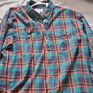 Duluth Trading Co Green and Red Plaid Button-Down Flannel